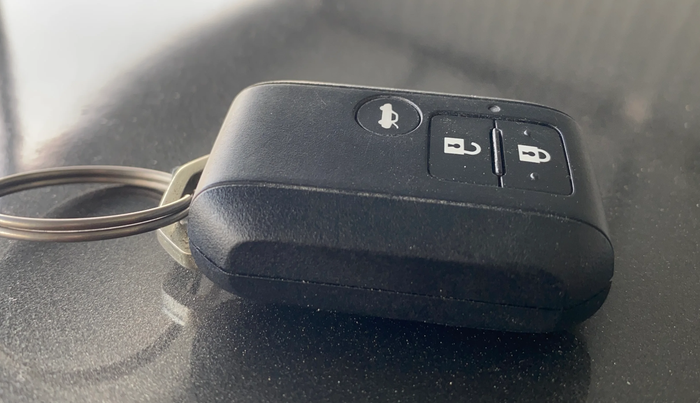 2018 Maruti Dzire ZXI AMT, Petrol, Automatic, 79,731 km, Key Close Up