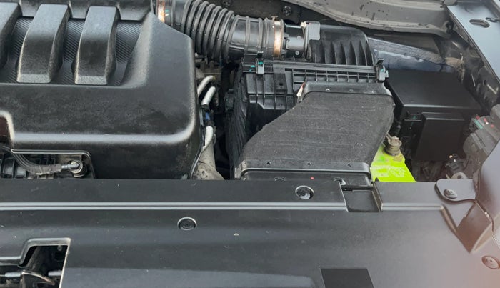 2022 Mahindra XUV700 AX 7 LUXURY P AT 7 STR, Petrol, Automatic, 44,614 km, Engine View - Left