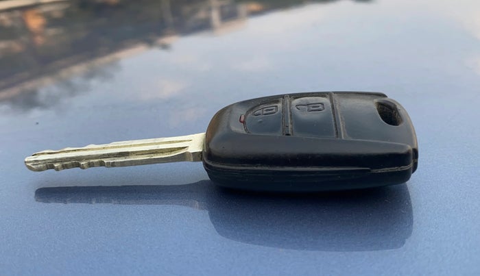 2015 Hyundai Grand i10 SPORTZ 1.2 KAPPA VTVT, Petrol, Manual, 75,839 km, Key Close Up