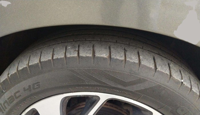 2020 Toyota Glanza V CVT, Petrol, Automatic, 61,662 km, Right Front Tyre Tread