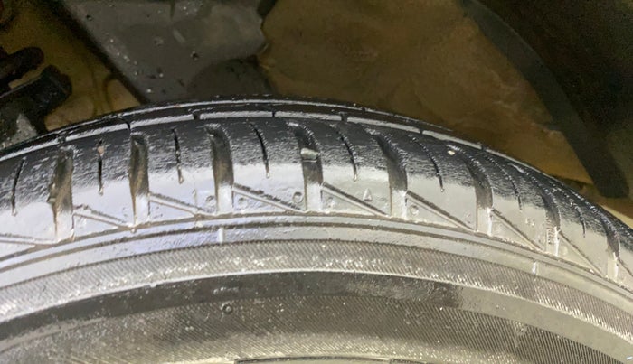 2023 Renault Kwid CLIMBER AMT 1.0, Petrol, Automatic, 15,960 km, Left Front Tyre Tread