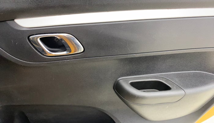 2023 Renault Kwid CLIMBER AMT 1.0, Petrol, Automatic, 15,960 km, Driver Side Door Panels Control