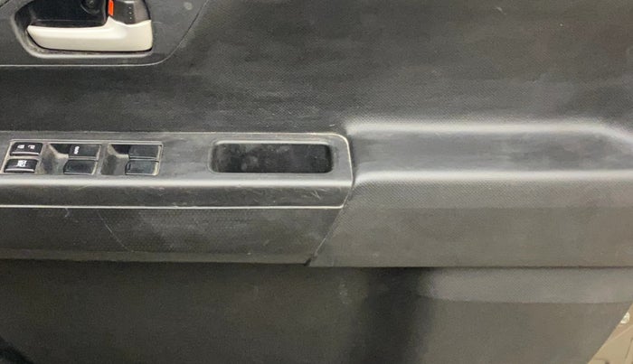 2021 Maruti New Wagon-R VXI (O) 1.0, Petrol, Manual, 40,746 km, Driver Side Door Panels Control