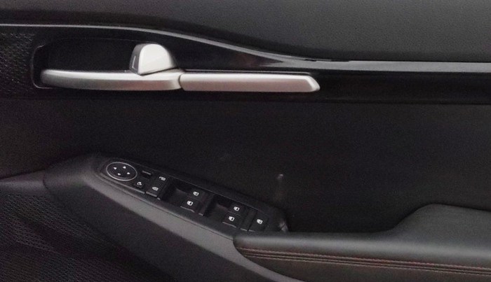 2019 KIA SELTOS GTK 1.4 PETROL, Petrol, Manual, 45,903 km, Driver Side Door Panels Control