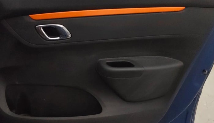 2019 Renault Kwid CLIMBER 1.0 (O), Petrol, Manual, 40,008 km, Driver Side Door Panels Control