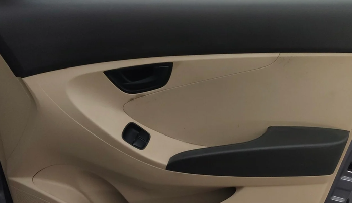 2015 Hyundai Eon MAGNA +, Petrol, Manual, 25,027 km, Driver Side Door Panels Control