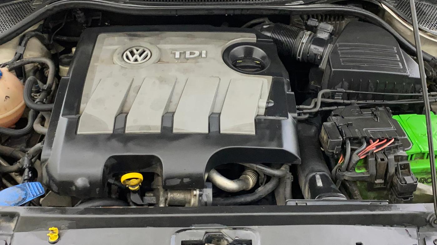 2014 Volkswagen Vento HIGHLINE DIESEL 1.6, Diesel, Manual, 80,340 km, Engine View