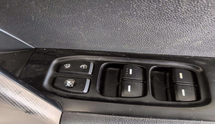 2017 Hyundai Creta E 1.6 PETROL, Petrol, Manual, 47,283 km, Driver Side Door Panels Control