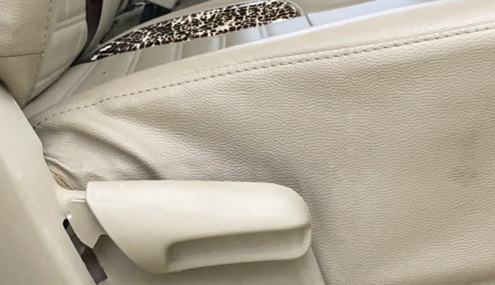 2016 Maruti Ertiga VXI CNG, CNG, Manual, 69,392 km, Driver Side Adjustment Panel