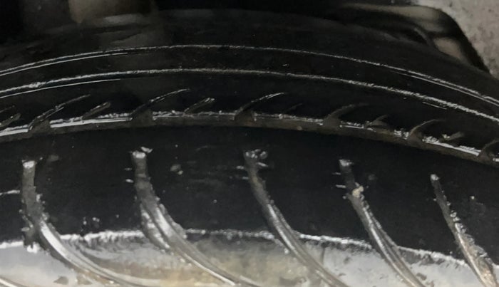 2015 Ford Figo Aspire TREND 1.2 PETROL, Petrol, Manual, 26,407 km, Right Rear Tyre Tread