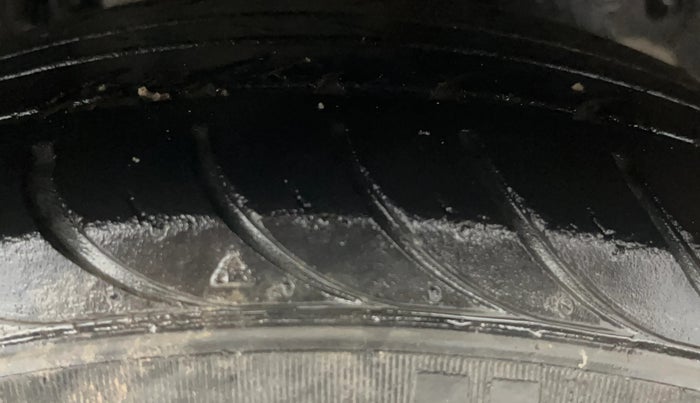 2015 Ford Figo Aspire TREND 1.2 PETROL, Petrol, Manual, 26,407 km, Right Front Tyre Tread