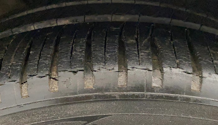 2015 Volkswagen Polo GT TSI AT, Petrol, Automatic, 77,269 km, Right Front Tyre Tread