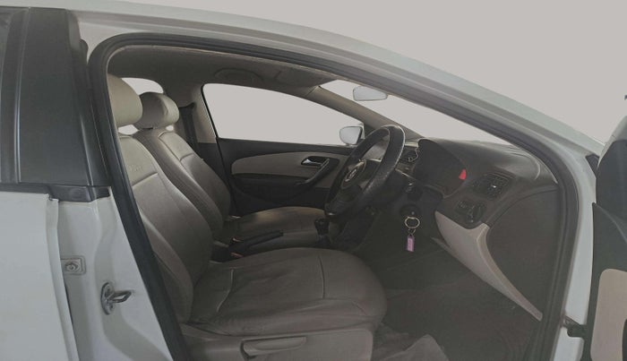 2014 Volkswagen Polo COMFORTLINE 1.2L, Diesel, Manual, 89,489 km, Right Side Front Door Cabin