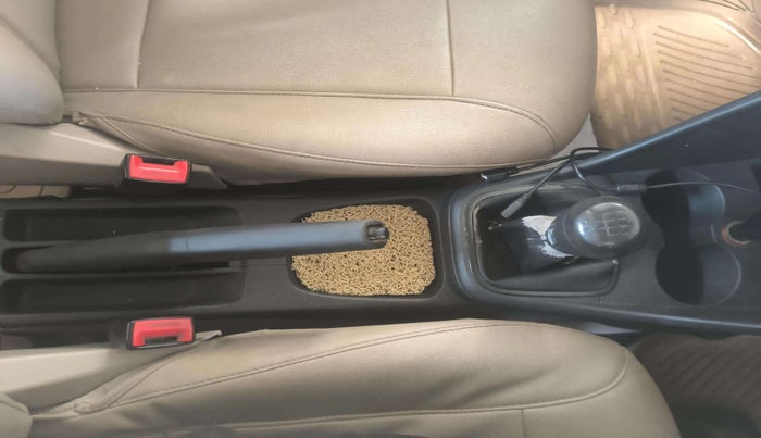 2014 Volkswagen Polo COMFORTLINE 1.2L, Diesel, Manual, 89,489 km, Gear Lever