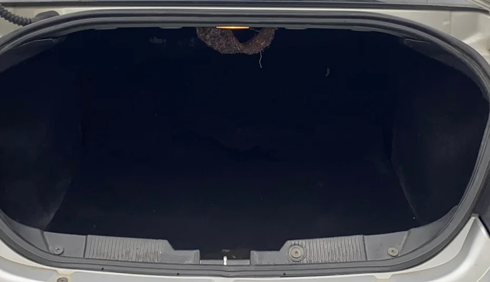 2015 Fiat Linea EMOTION 1.4 L T JET, Petrol, Manual, 52,130 km, Boot Inside