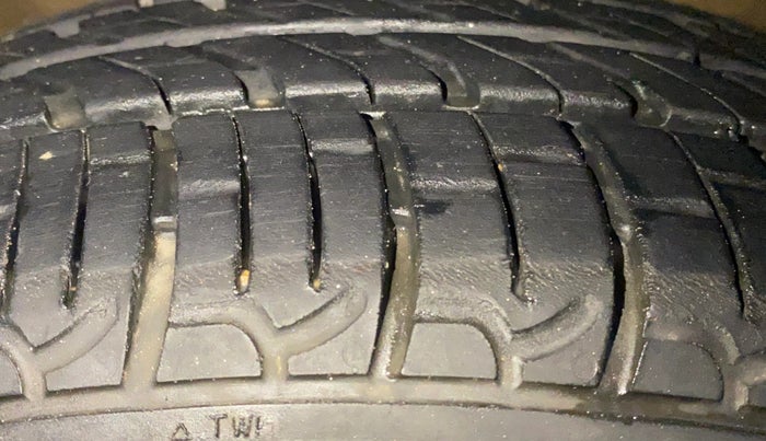 2017 Maruti Alto K10 VXI (O) AMT, Petrol, Automatic, 35,252 km, Left Front Tyre Tread