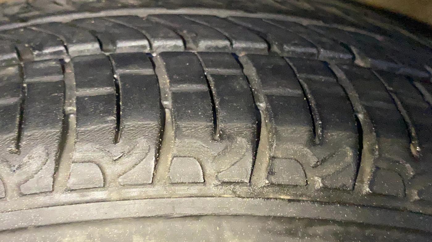 2017 Maruti Alto K10 VXI (O) AMT, Petrol, Automatic, 35,252 km, Right Front Tyre Tread