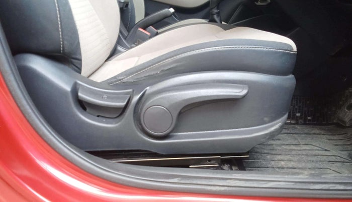 2017 Hyundai Elite i20 SPORTZ 1.2, Petrol, Manual, 60,600 km, Driver Side Adjustment Panel