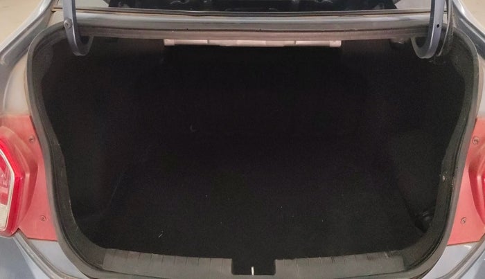 2015 Hyundai Xcent S 1.2, Petrol, Manual, 1,08,313 km, Boot Inside