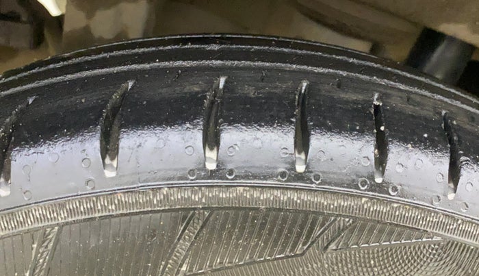 2012 Maruti Zen Estilo LXI, Petrol, Manual, 69,537 km, Right Rear Tyre Tread