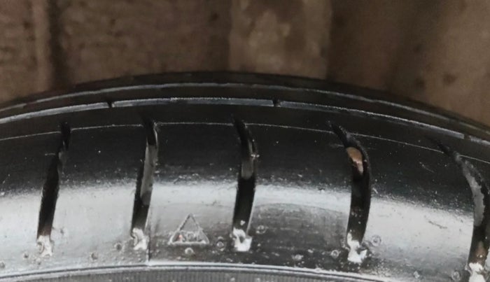 2016 Hyundai Grand i10 ASTA (O) 1.2 KAPPA VTVT, Petrol, Manual, 39,932 km, Left Rear Tyre Tread