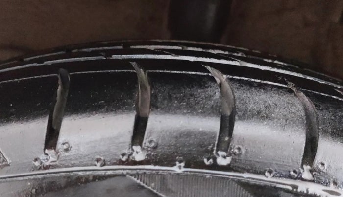 2016 Hyundai Grand i10 ASTA (O) 1.2 KAPPA VTVT, Petrol, Manual, 39,932 km, Right Rear Tyre Tread