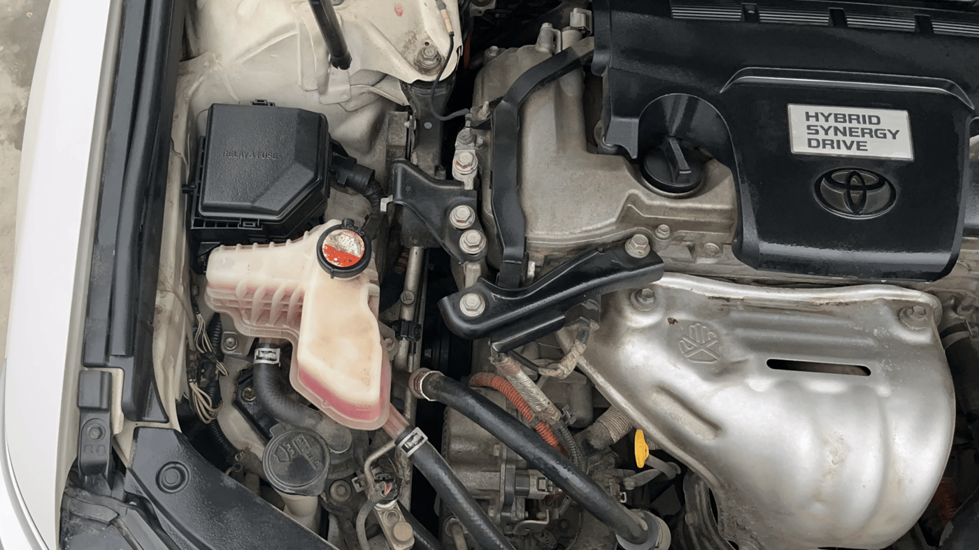 2016 Toyota Camry HYBRID, Hybrid, Automatic, 67,776 km, Engine View - Right
