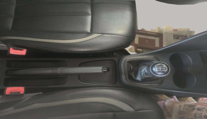 2021 Volkswagen Polo TRENDLINE 1.0L, Petrol, Manual, 89,489 km, Gear Lever