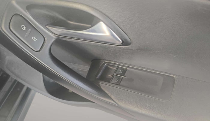 2021 Volkswagen Polo TRENDLINE 1.0L, Petrol, Manual, 89,489 km, Driver Side Door Panels Control