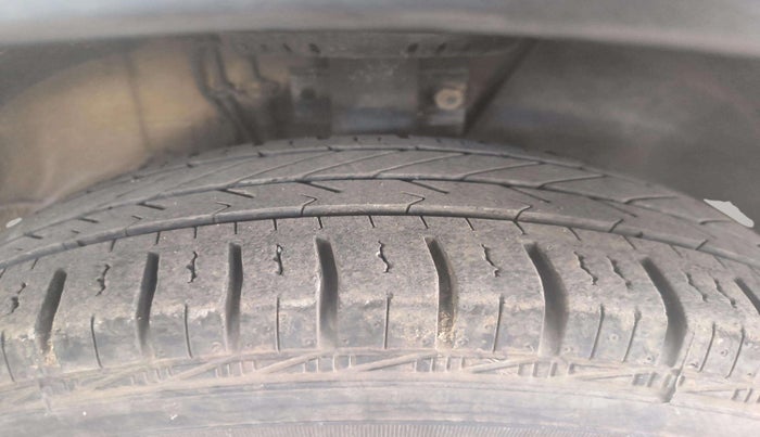 2021 Volkswagen Polo TRENDLINE 1.0L, Petrol, Manual, 89,489 km, Right Front Tyre Tread