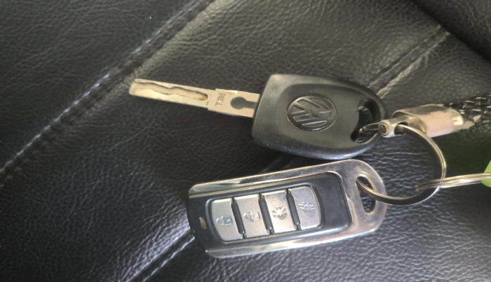 2021 Volkswagen Polo TRENDLINE 1.0L, Petrol, Manual, 89,489 km, Key Close Up