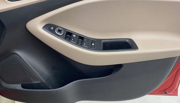 2016 Hyundai Elite i20 SPORTZ 1.2, Petrol, Manual, 92,257 km, Driver Side Door Panels Control