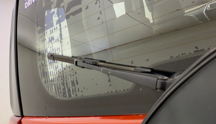 2015 Mahindra TUV300 T8 AMT, Diesel, Automatic, 69,797 km, Rear Wiper