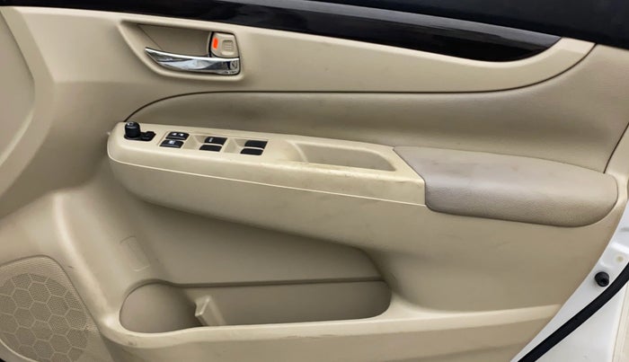 2016 Maruti Ciaz ZDI SHVS, Diesel, Manual, 59,283 km, Driver Side Door Panels Control