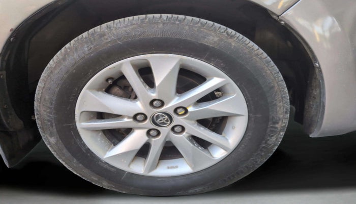 2019 Toyota Innova Crysta 2.8 GX AT 7 STR, Diesel, Automatic, 1,48,683 km, Right Front Wheel