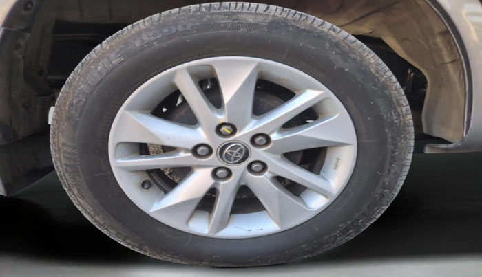 2019 Toyota Innova Crysta 2.8 GX AT 7 STR, Diesel, Automatic, 1,48,683 km, Right Rear Wheel