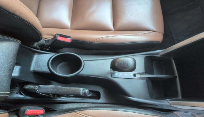 2019 Toyota Innova Crysta 2.8 GX AT 7 STR, Diesel, Automatic, 1,48,683 km, Gear Lever