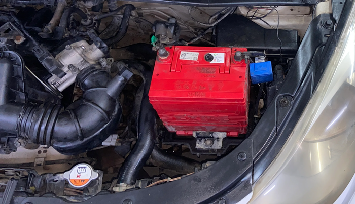 2015 Hyundai i10 MAGNA 1.1, Petrol, Manual, 1,00,643 km, Engine View - Left