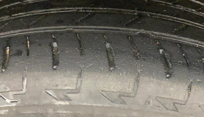 2018 Maruti Vitara Brezza ZDI, Diesel, Manual, 85,198 km, Right Front Tyre Tread