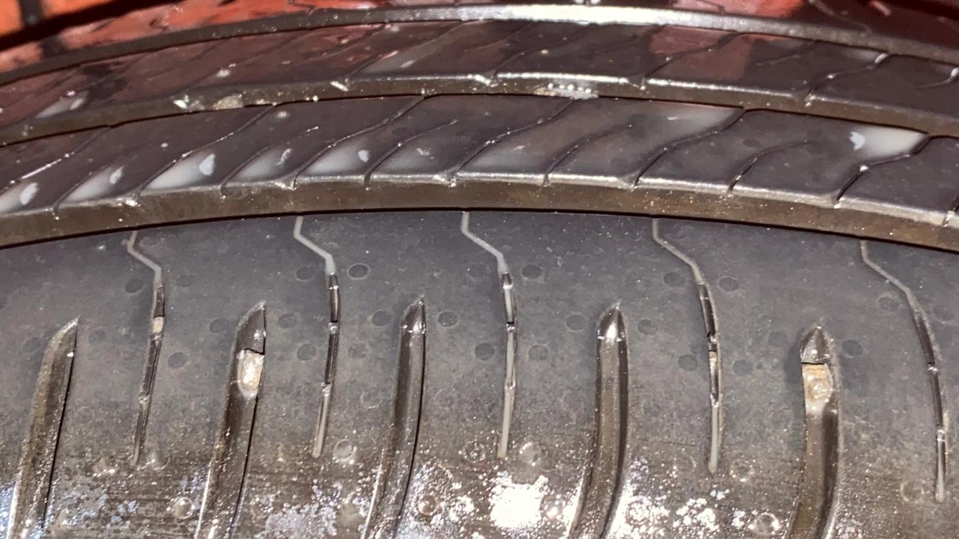 2025 Tata ALTROZ Accomplished Plus S Petrol 6DCT, Petrol, Automatic, 803 km, Left Rear Tyre Tread