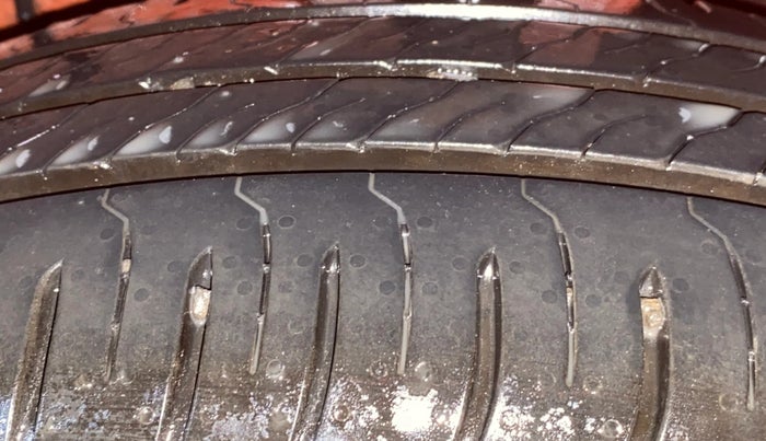 2025 Tata ALTROZ Accomplished Plus S Petrol 6DCT, Petrol, Automatic, 831 km, Left Rear Tyre Tread