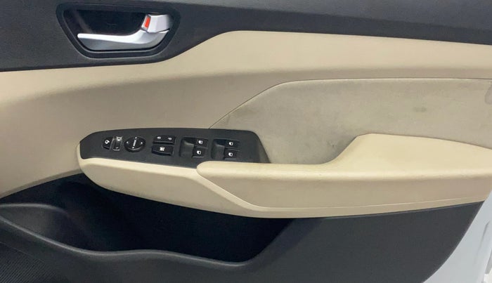 2018 Hyundai Verna 1.6 VTVT SX, Petrol, Manual, 58,349 km, Driver Side Door Panels Control