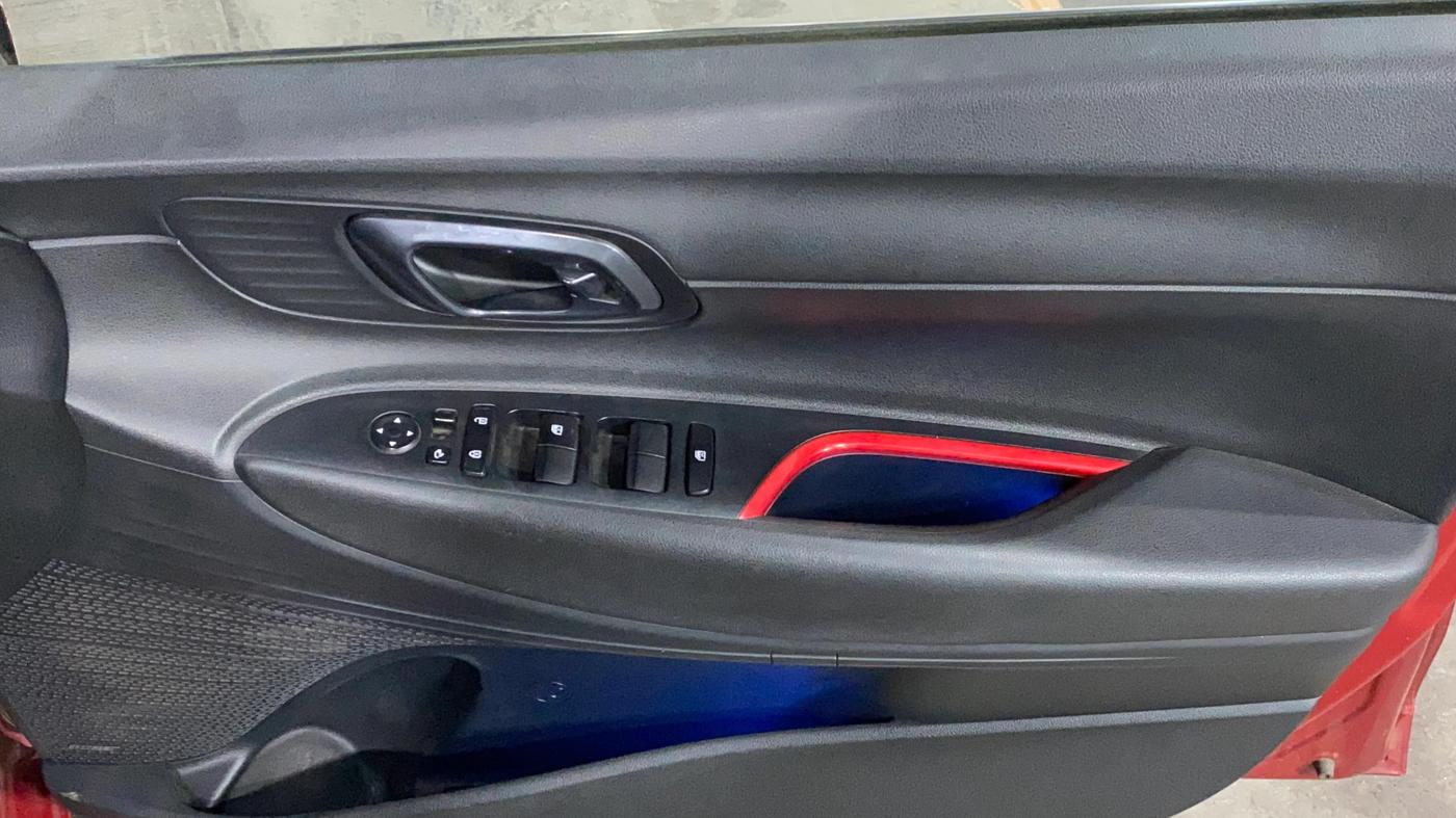 2022 Hyundai NEW I20 ASTA(O) 1.5 CRDI DUAL TONE, Diesel, Manual, 60,063 km, Driver Side Door Panels Control