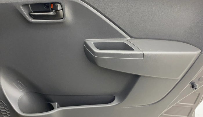 2023 Maruti Alto K10 VXI, Petrol, Manual, 7,391 km, Driver Side Door Panels Control