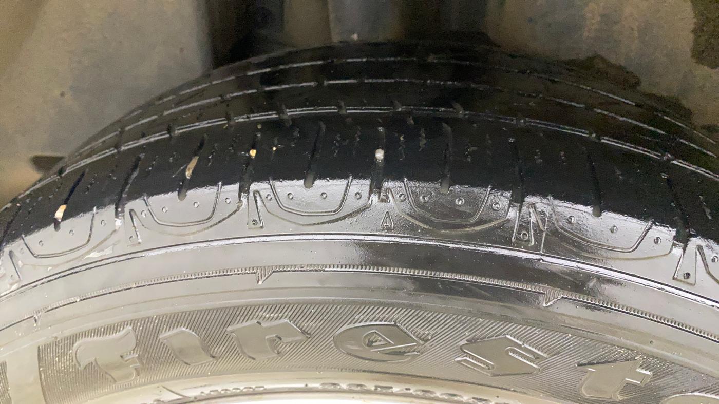 2020 Jeep Compass LONGITUDE PLUS 1.4 PETROL AT, Petrol, Automatic, 70,425 km, Right Rear Tyre Tread