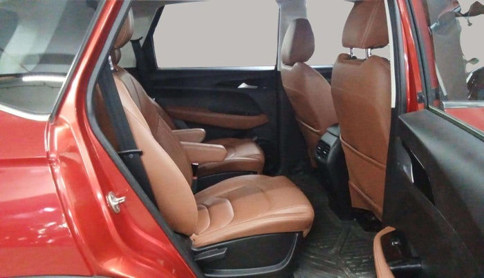 2022 MG HECTOR PLUS SHARP 1.5 PETROL TURBO CVT 6-STR, Petrol, Automatic, 41,452 km, Right Side Rear Door Cabin