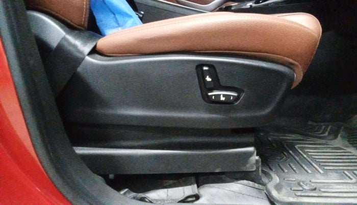 2022 MG HECTOR PLUS SHARP 1.5 PETROL TURBO CVT 6-STR, Petrol, Automatic, 41,452 km, Driver Side Adjustment Panel