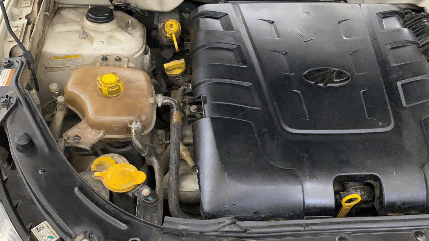 2021 Mahindra XUV500 W7, Diesel, Manual, 93,552 km, Engine View - Right