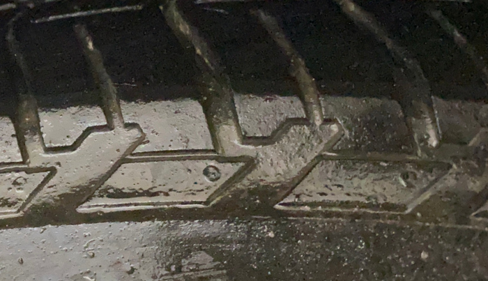 2021 Mahindra XUV500 W7, Diesel, Manual, 93,644 km, Left Rear Tyre Tread