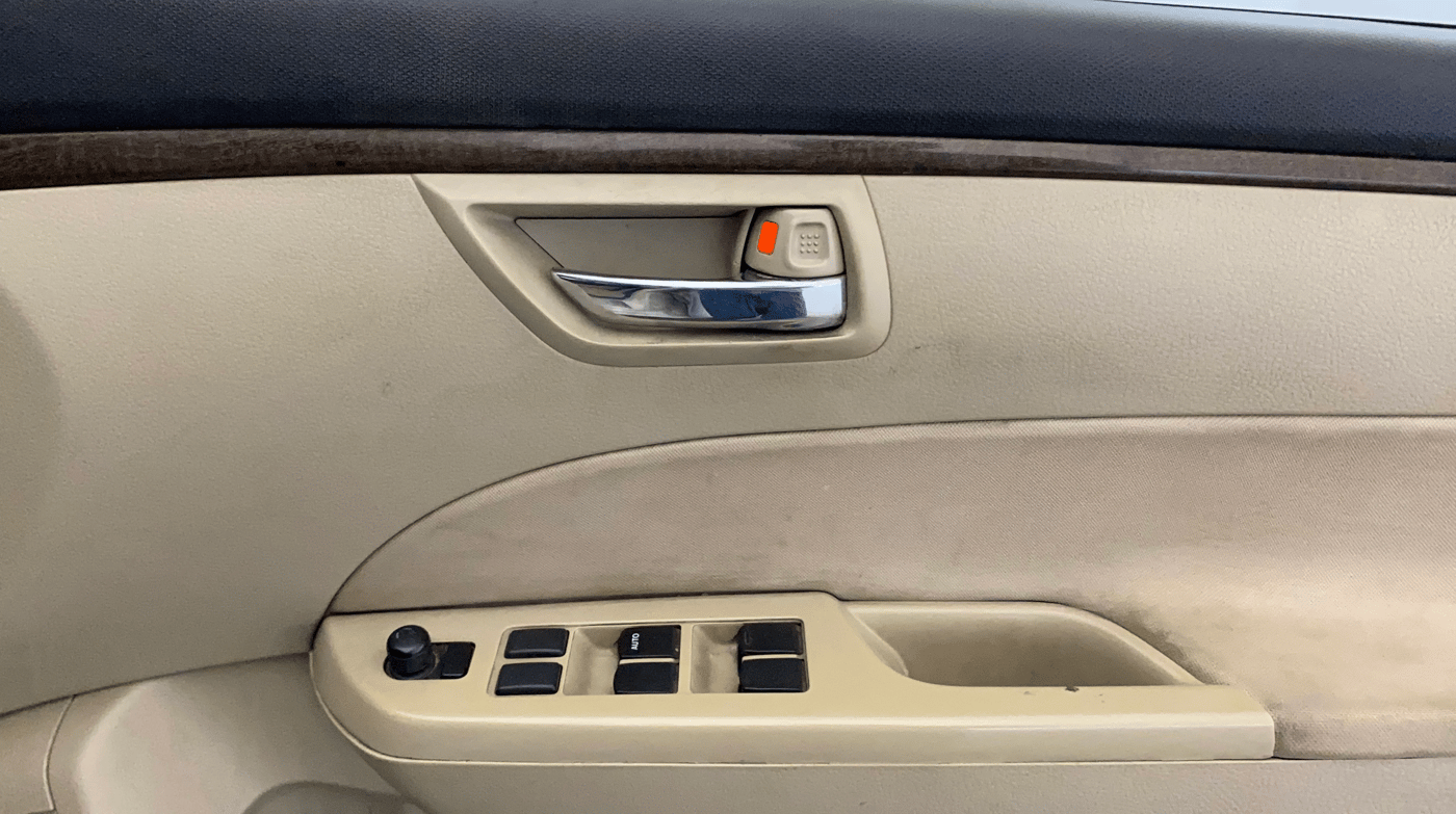 2015 Maruti Swift Dzire VXI, CNG, Manual, 91,737 km, Driver Side Door Panels Control